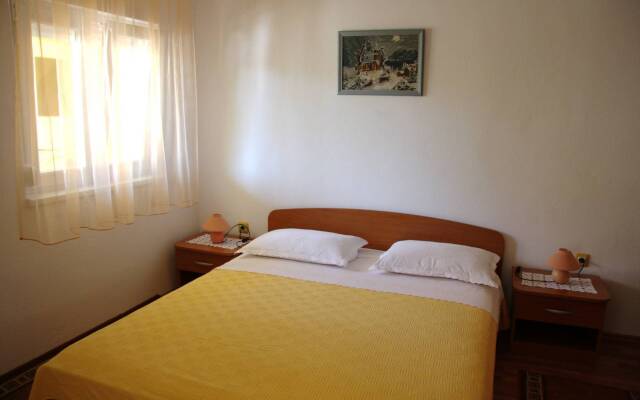 Apartment Nadica - free parking A1 Nin, Zadar riviera
