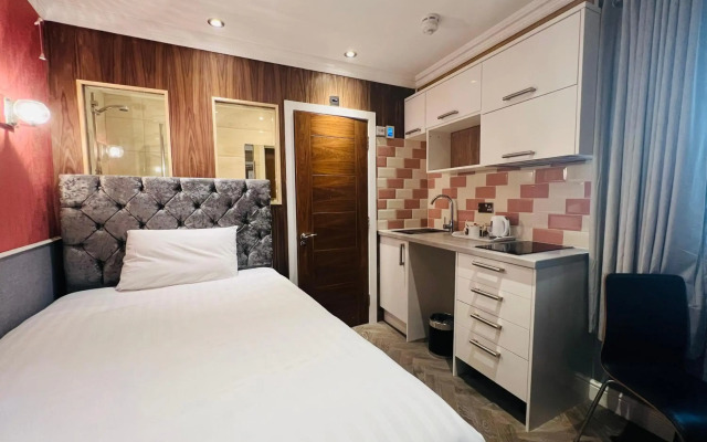 Ascot Hotel