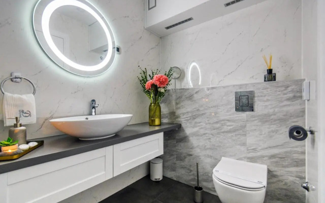 DiVine Luxury Apartment Purple