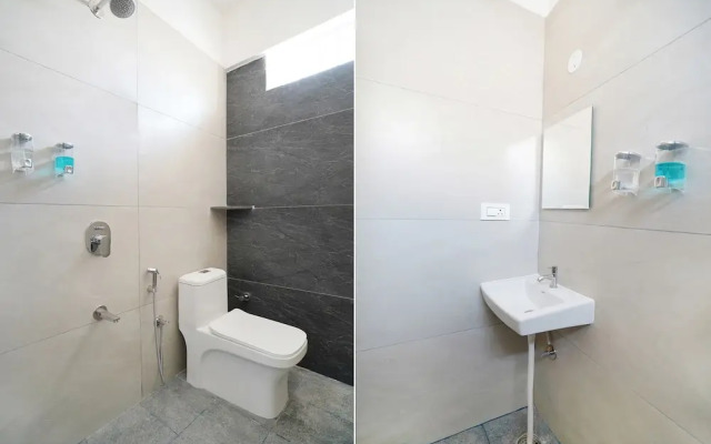 Fabhotel Galaxy Heights