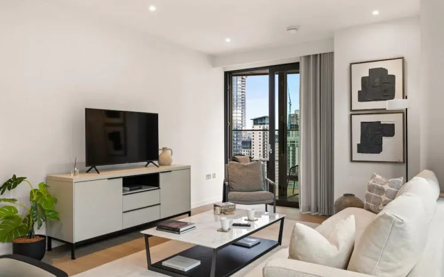 Deluxe two Bedroom Canary Wharf Apartment With River Views