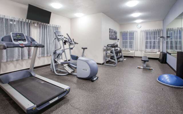 Wingate by Wyndham Roseville/Detroit