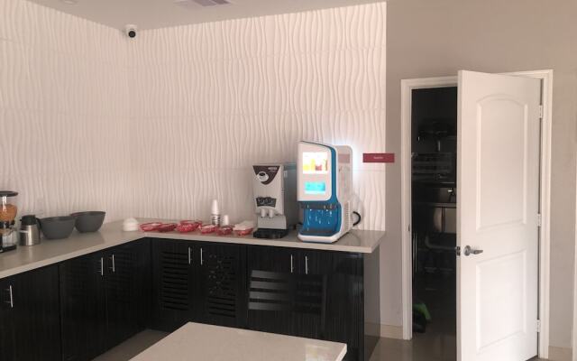 Budget Host Inn & Suites