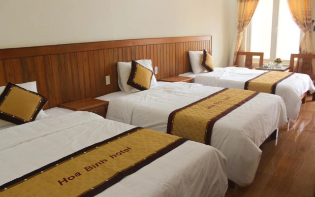 Hoa Binh Hotel – Guest Rooms – Dong Hoi