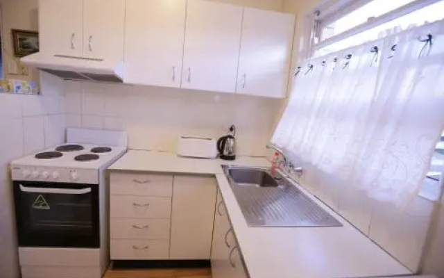Convenient, Bright and Affordable 2 Bedroom Unit
