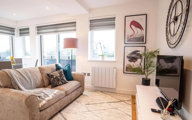 Windsor Castle Two-bedroom Apartment by Belvilla