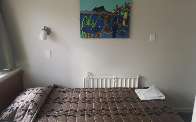 Kiwi International Hotel