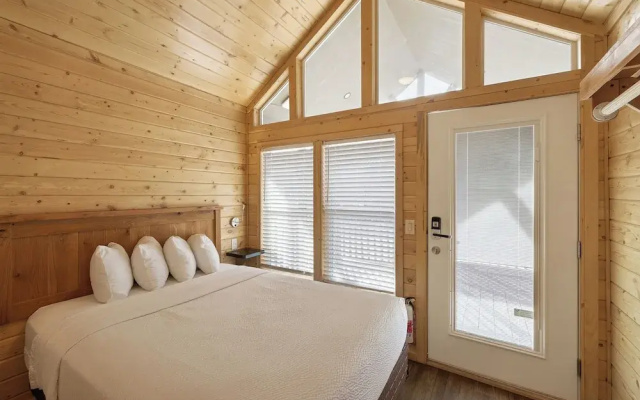 Luxury Tiny Home King Room