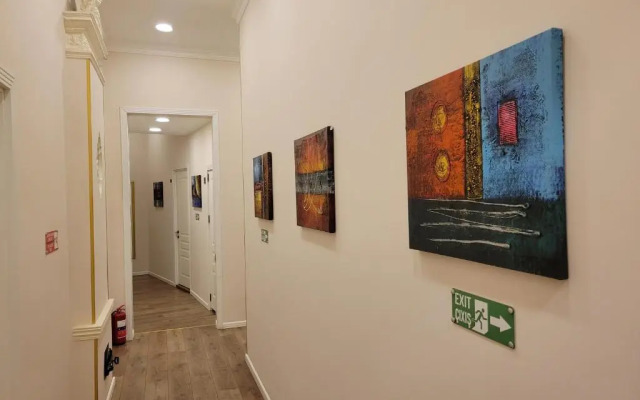 London Hotel and Guest House