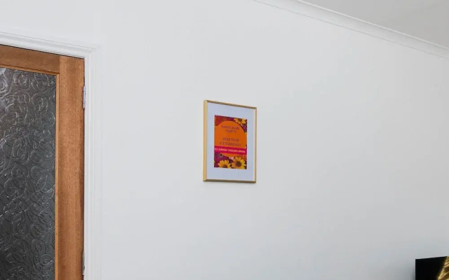 Spacious 3 BED House With Parking