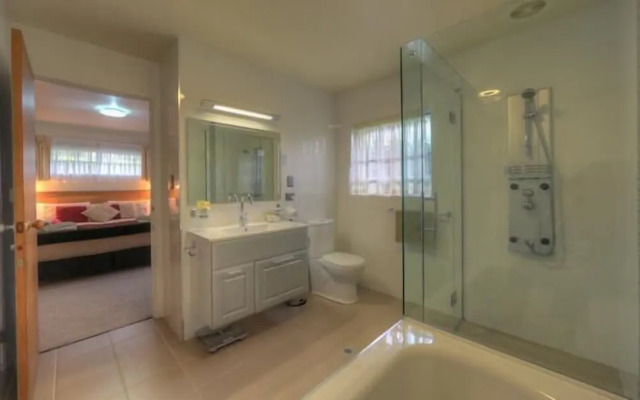 Shiralee Executive Cottages