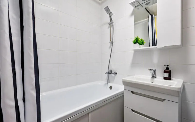 Апартаменты МаксРеалти24 на ул. Большая Очаковская 2, к. 2