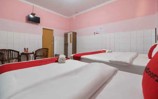 Guest House Restu Ibu by RedDoorz