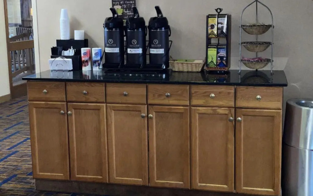 Howard Johnson by Wyndham Merrillville