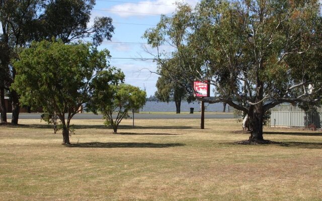 Aaroona Holiday Resort