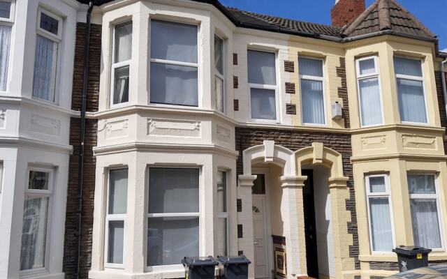The Hazel Oak Apartment