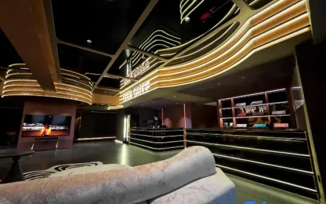 Shangqiu Geek One E-Sports Hotel (Diyi Mall)