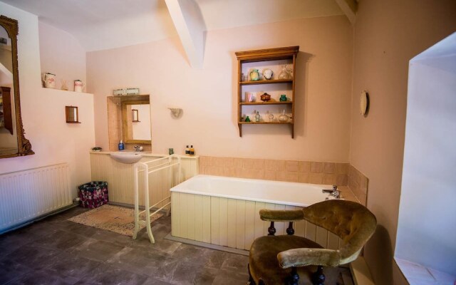 The Cors Country House