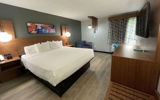 La Quinta Inn & Suites by Wyndham Fayetteville I-95