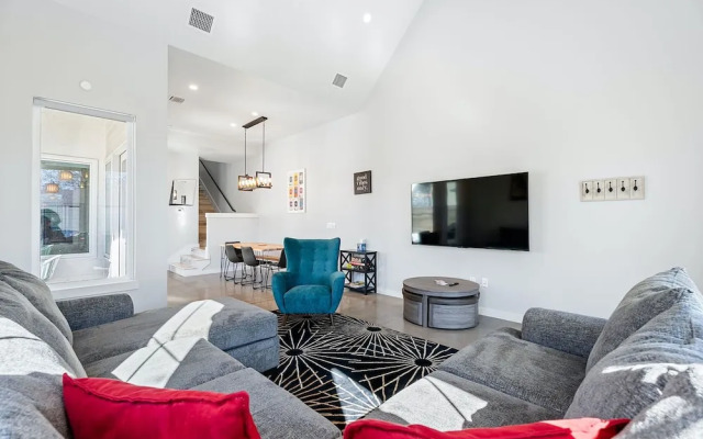 Trendy 3 Bedroom in South Austin!