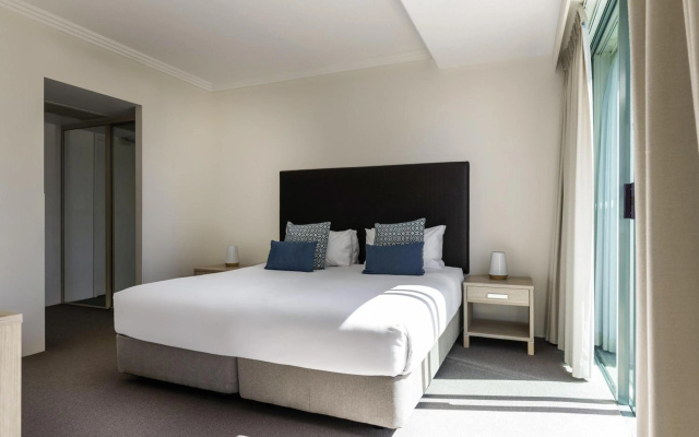 Mantra Crown Towers – Guest Rooms – Gold Coast
