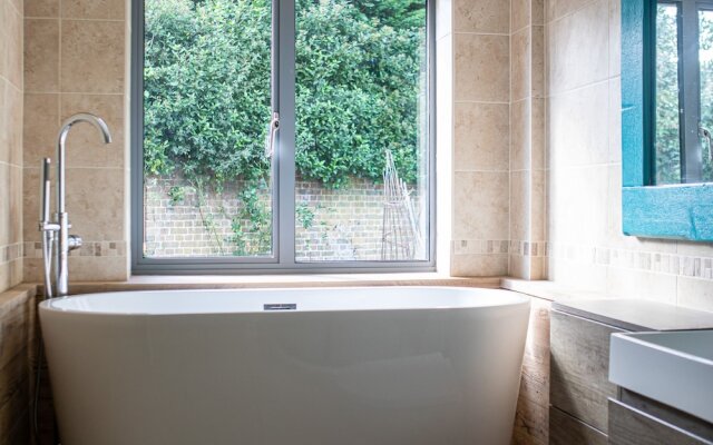 The Salt House - Luxury Home With Pool Hot Tub