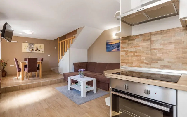 Nice Home in Zubovici With Wifi and 2 Bedrooms