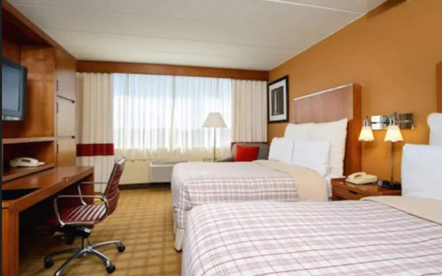 Metro Points Hotel
