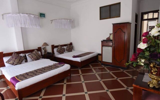 Red Sun Hotel