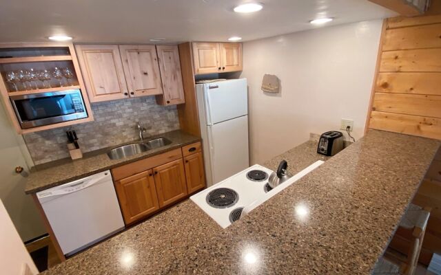 #206 Vail International