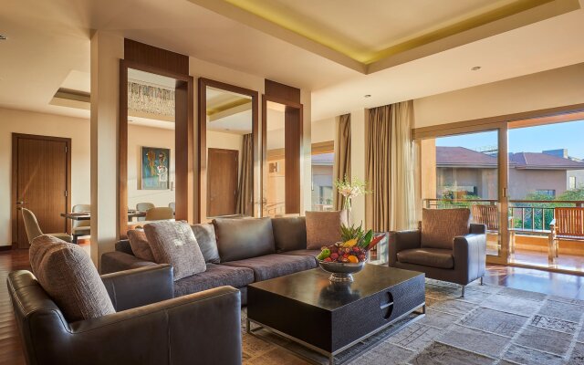 Dusit Thani LakeView Cairo