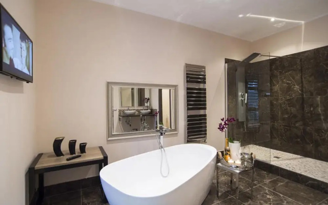 Colonna 18 Guest House