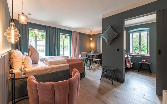 Hotel / Weingut Meintzinger