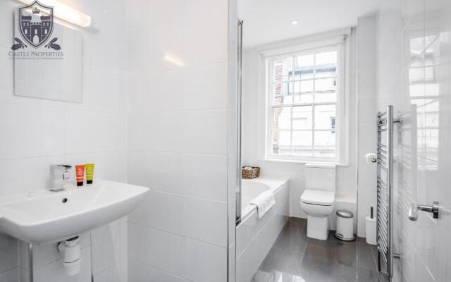 Castle Properties: The Sovereign 5 Bed Town House
