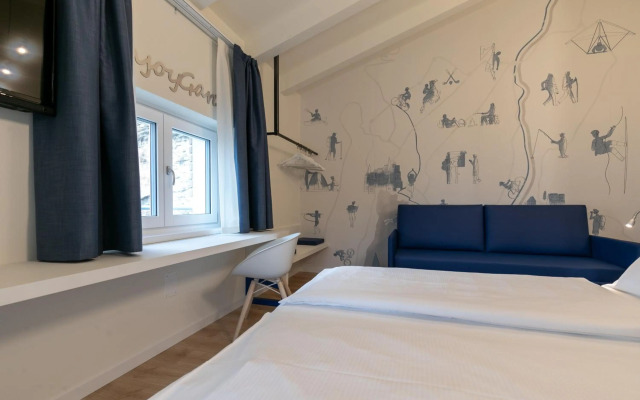 Hi Hotels Torbole Pool & Spa