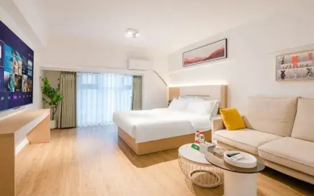 Blue Tu Light Luxury Hotel (Shanghai East International Branch)