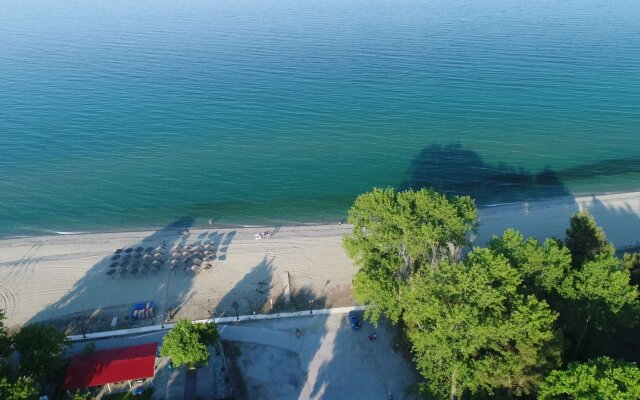 Sintrivanis Beach Resort