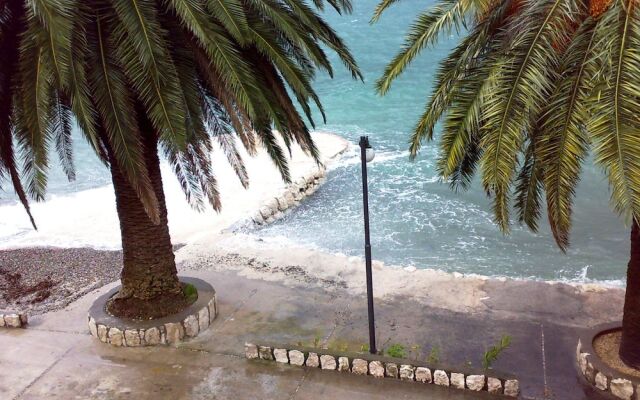 Apartment and Rooms Antun