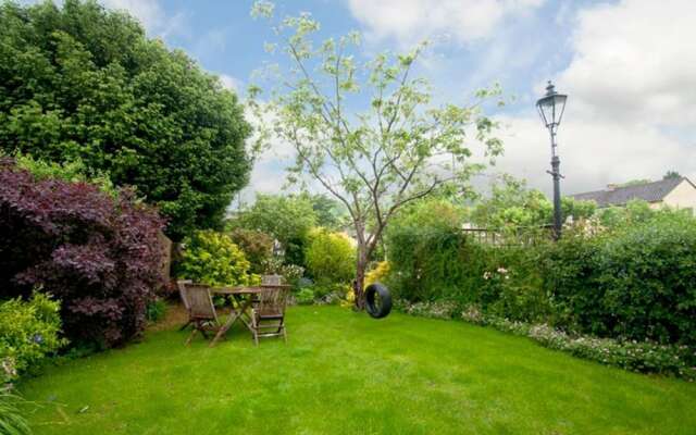 3 Bedroom House In Bath With Garden