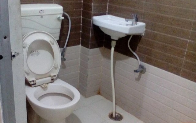 Kanchan Hotel