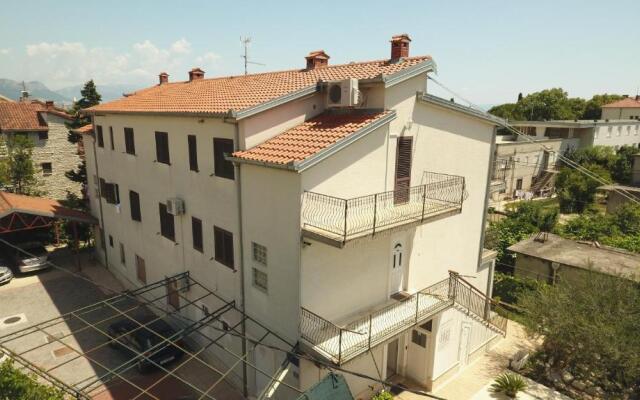 Sasa Apartments Kastel Stafilic Croatia