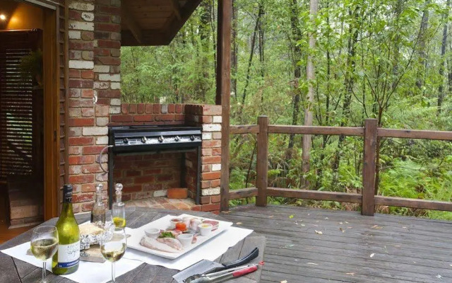 Woodlands Rainforest Retreat