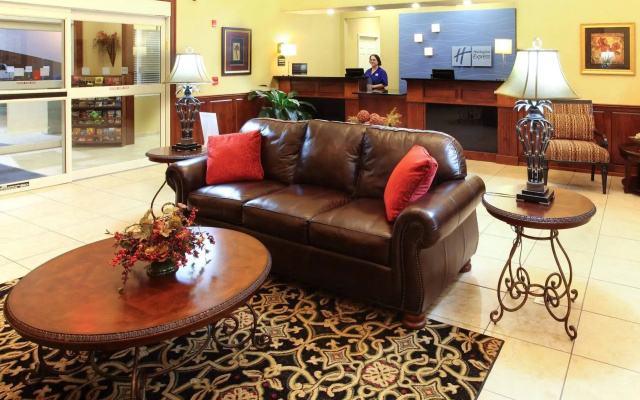Holiday Inn Express Hotel & Suites Clarksville by IHG