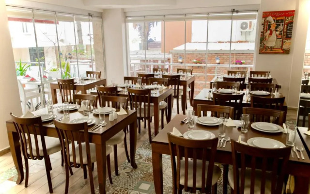 Palm Beach Hotel