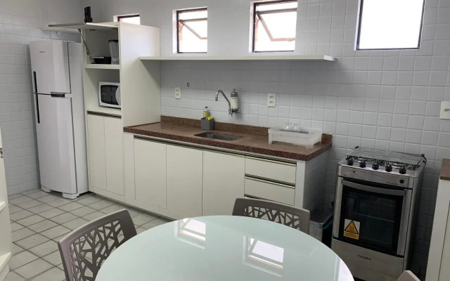 Apartamento amplo com acesso direto à praia!