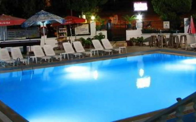Huner Apartments