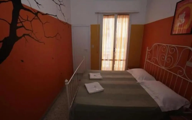 Sunflower Beach Backpacker Hostel
