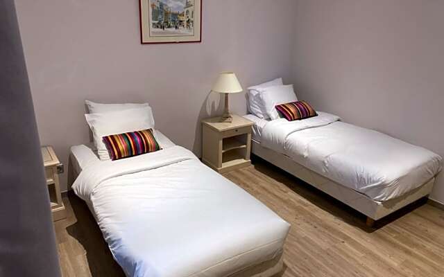 Logis Du Champ De Mars