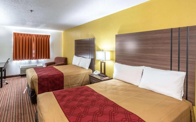Econo Lodge Inn & Suites