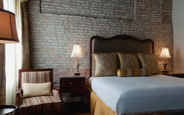 French Market Inn